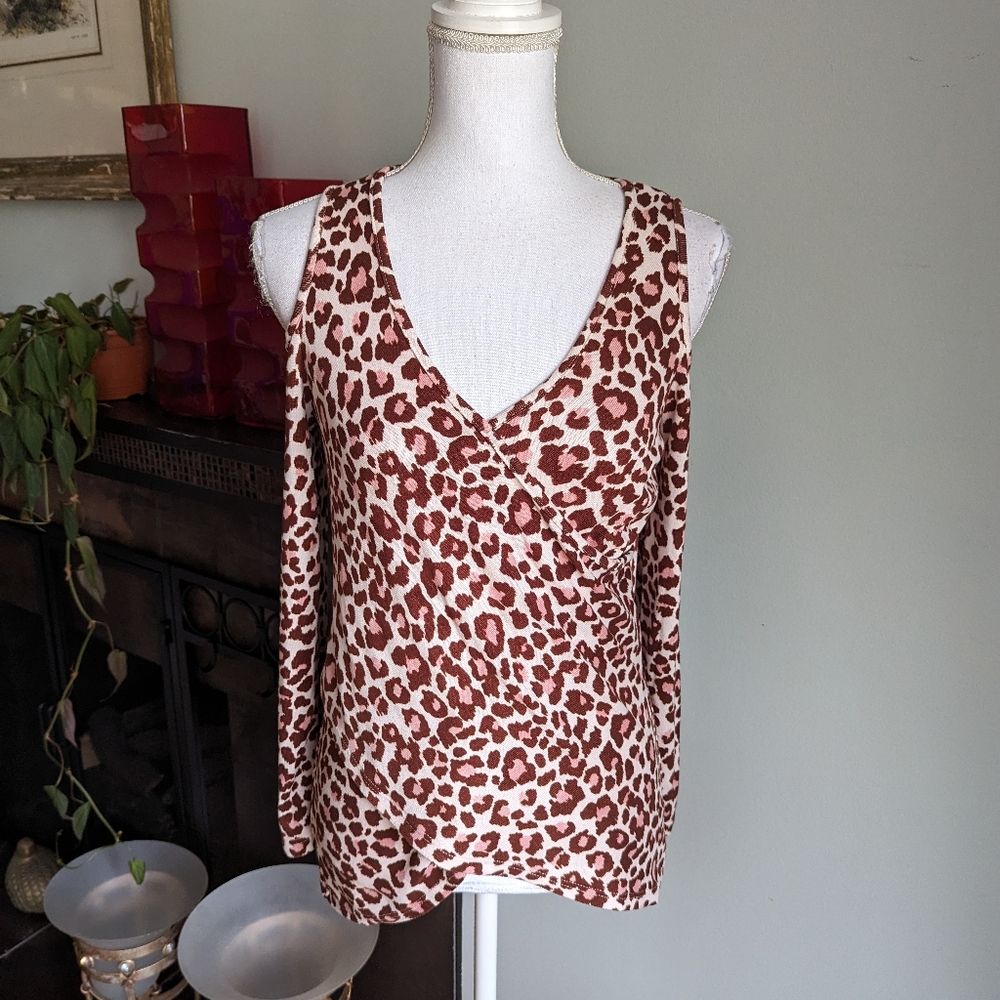 Boston Proper Women's XS Brown Leopard Print Cold Shoulder Surplice Top Soft 4